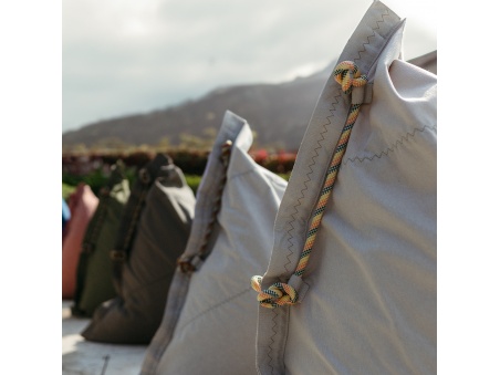 Randa XL: l’Unico Bean Bag dal Design Radiale