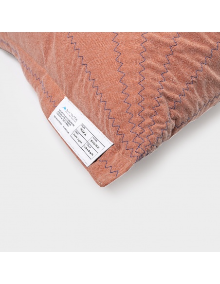 Randa: l’Unica Poltrona Sacco dal Design Radiale da Esterno e Interno