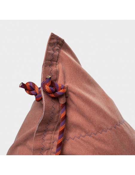 Randa: l’Unica Poltrona Sacco dal Design Radiale da Esterno e Interno