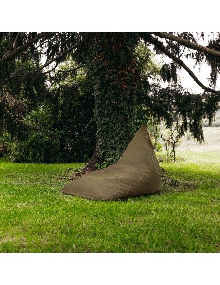 Randa: l’Unica Poltrona Sacco dal Design Radiale da Esterno e Interno