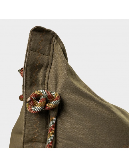 Randa: l’Unica Poltrona Sacco dal Design Radiale da Esterno e Interno