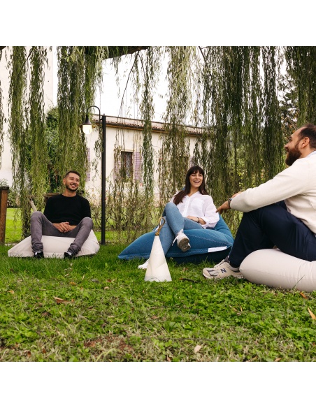 Randa: l’Unica Poltrona Sacco dal Design Radiale da Esterno e Interno