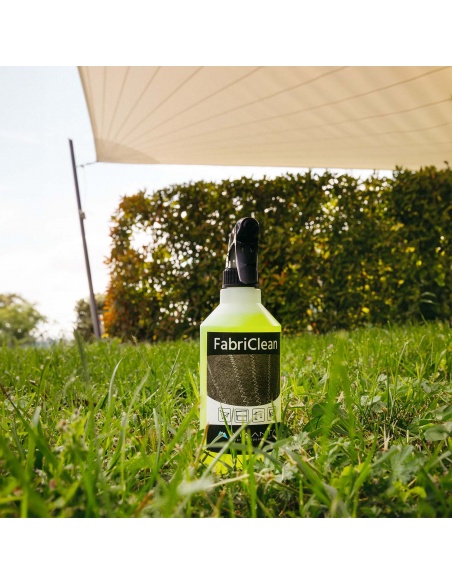 FabriClean: il detergente per la pulizia delle tende da sole Maanta