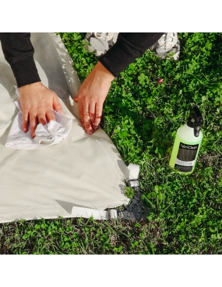 FabriClean: il detergente per la pulizia delle tende da sole Maanta