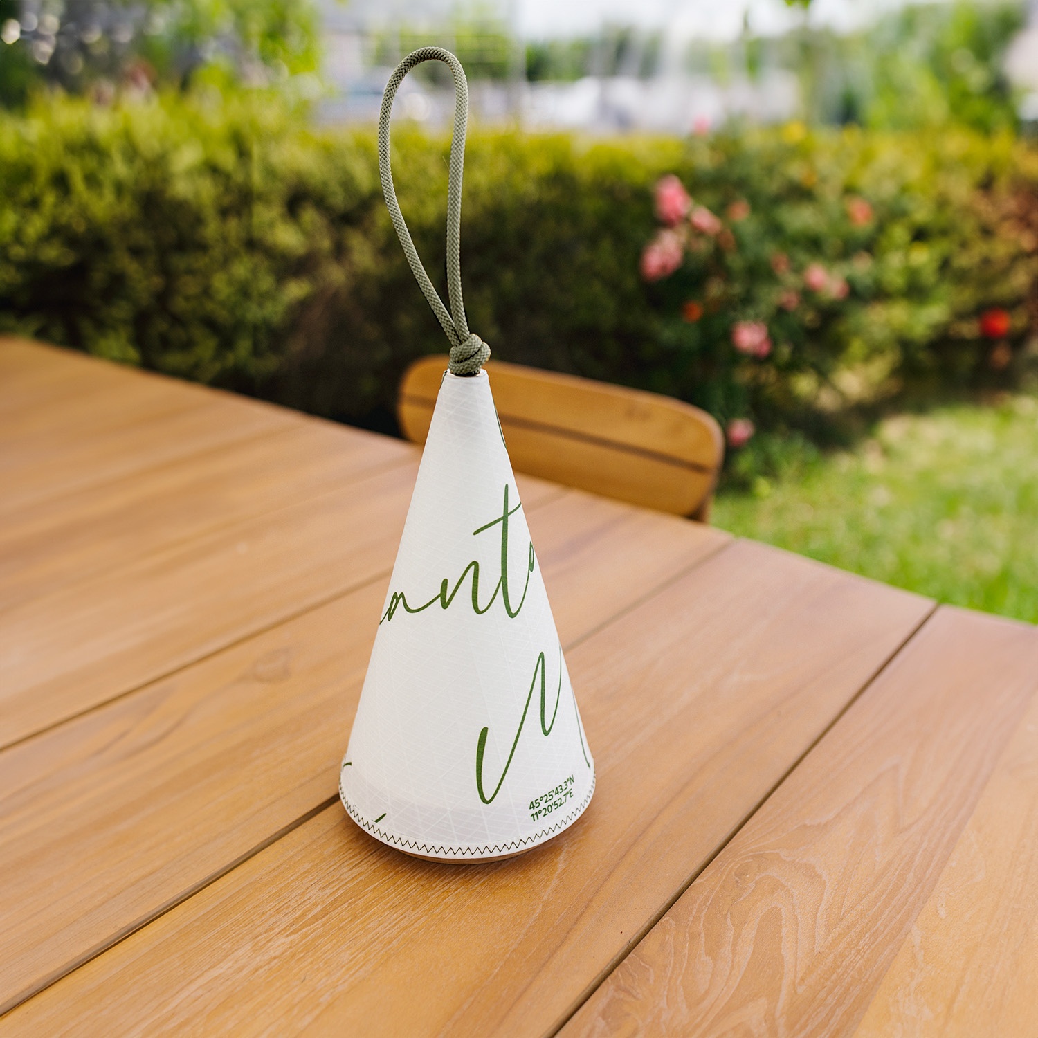 Lampada Cala: Design Nautico, Luce Regolabile, 143 Ore di Autonomia 2