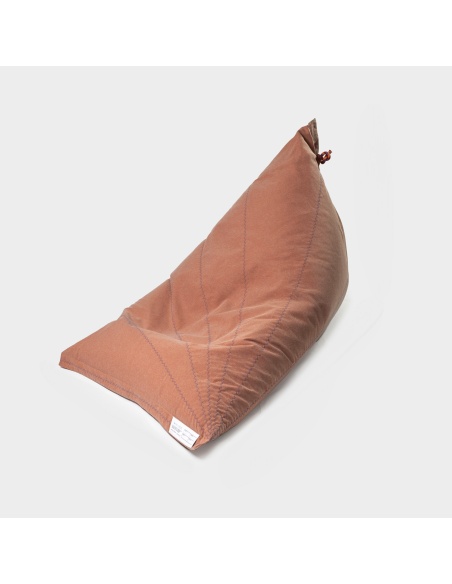 Randa: l’Unica Poltrona Sacco dal Design Radiale da Esterno e Interno