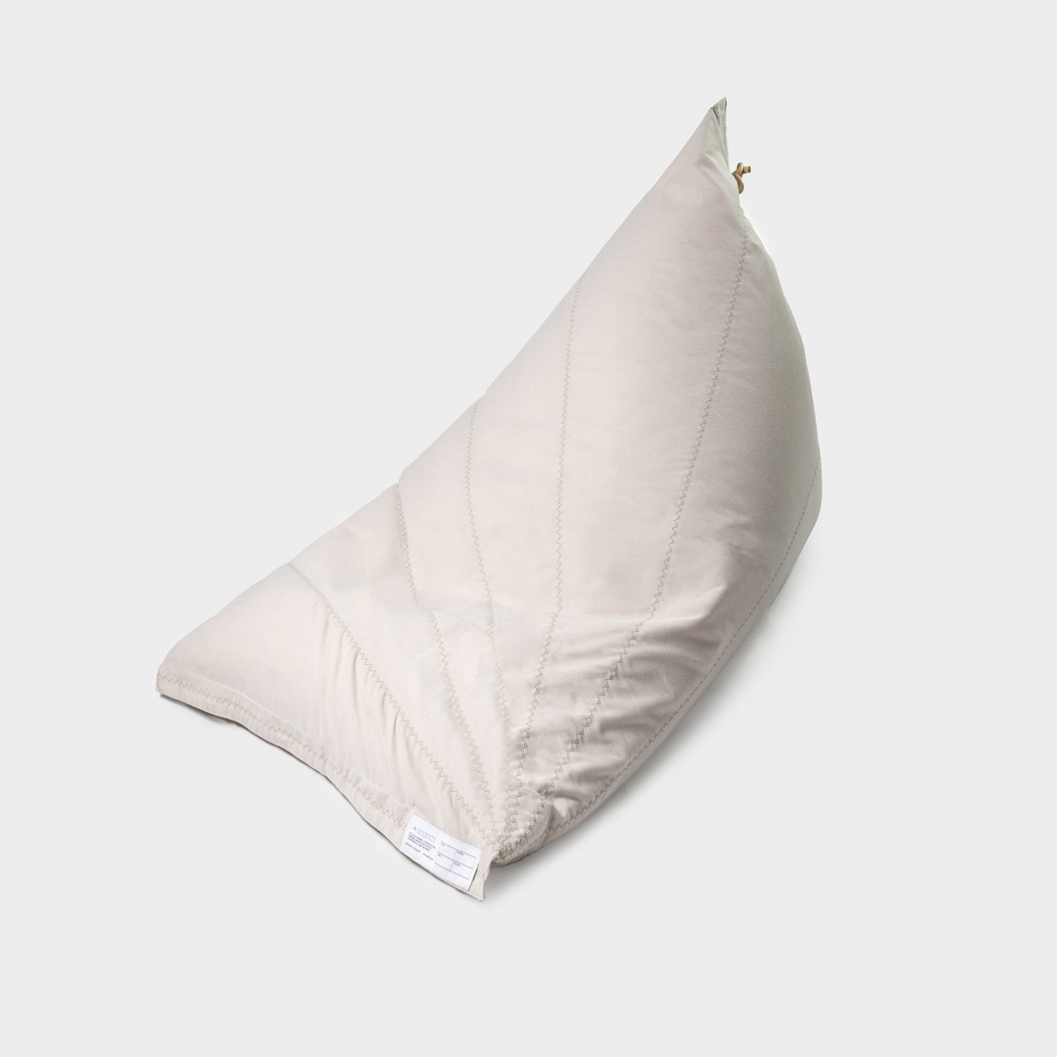Randa: l’Unica Poltrona Sacco dal Design Radiale da Esterno e Interno Randa: l’Unica Poltrona Sacco dal Design Radiale da Esterno e Interno