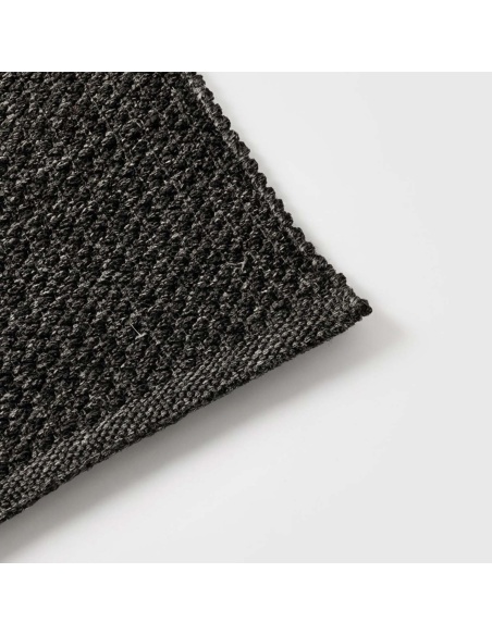 Tramelia: il Tappeto da Esterno Intrecciato a Mano