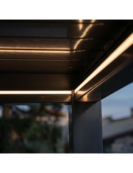 Lyra T6: Pergola Bioclimatica con 6 Tecnologie Uniche