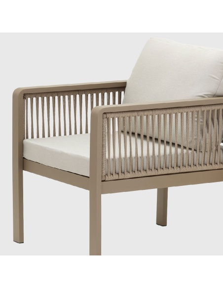 Genova: Salottino Artigianale con Corda Intrecciata a Mano