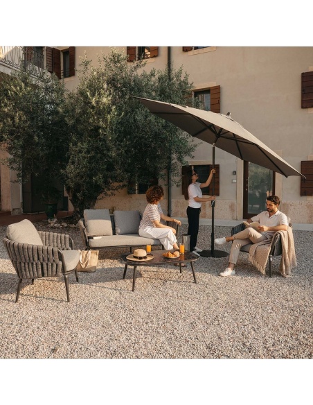 Lybra: Ombrellone a Palo Centrale Inclinabile con Tecnologia EquiTilt®