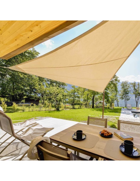 Solaria Impermeabile: Tenda a Vela con Taglio Radiale