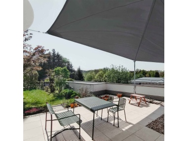 Solaria Impermeabile: Tenda a Vela con Taglio Radiale
