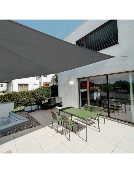 Solaria Impermeabile: Tenda a Vela con Taglio Radiale