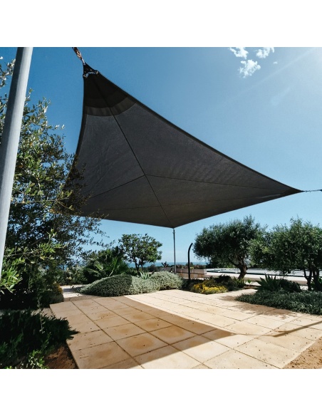 Solaria Impermeabile: Tenda a Vela con Taglio Radiale