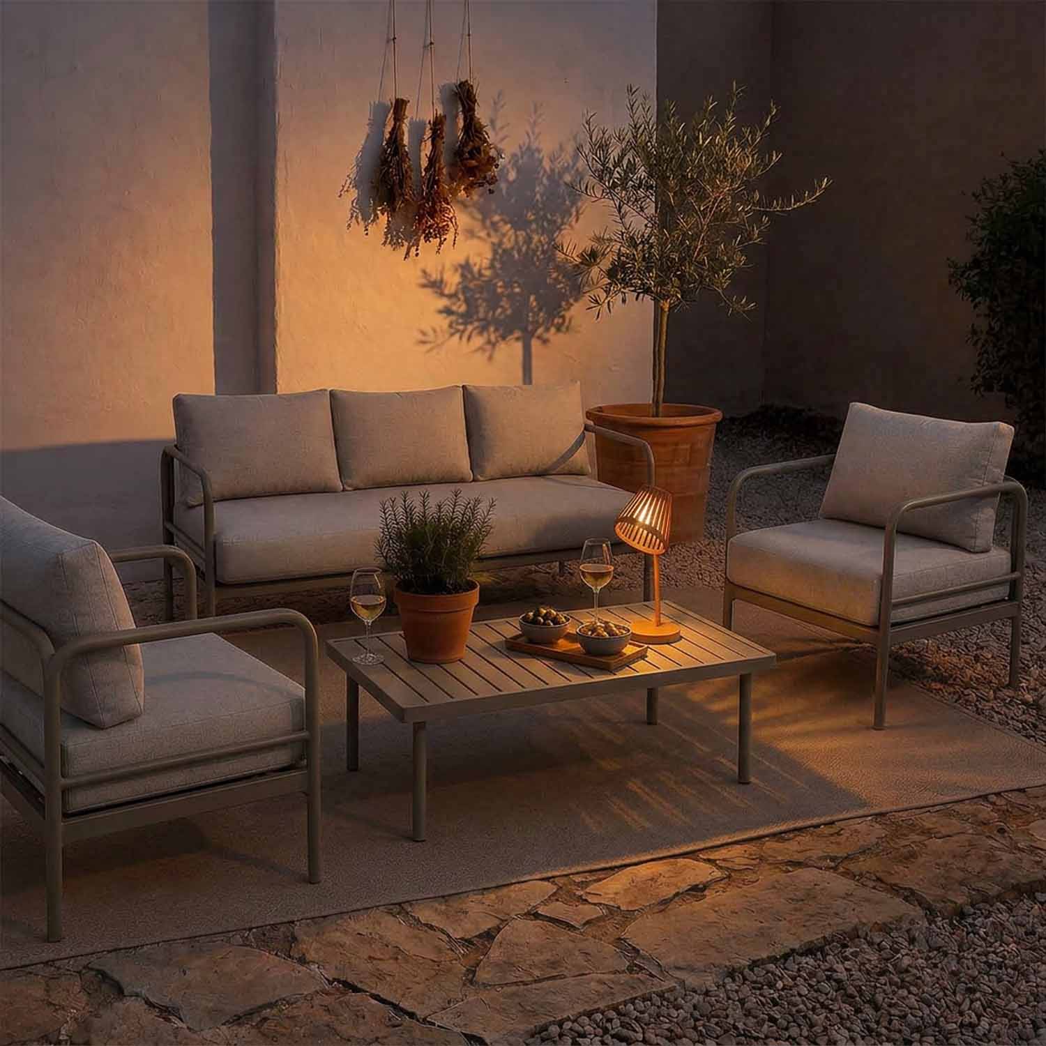 Outdoor e indoor, stesso set