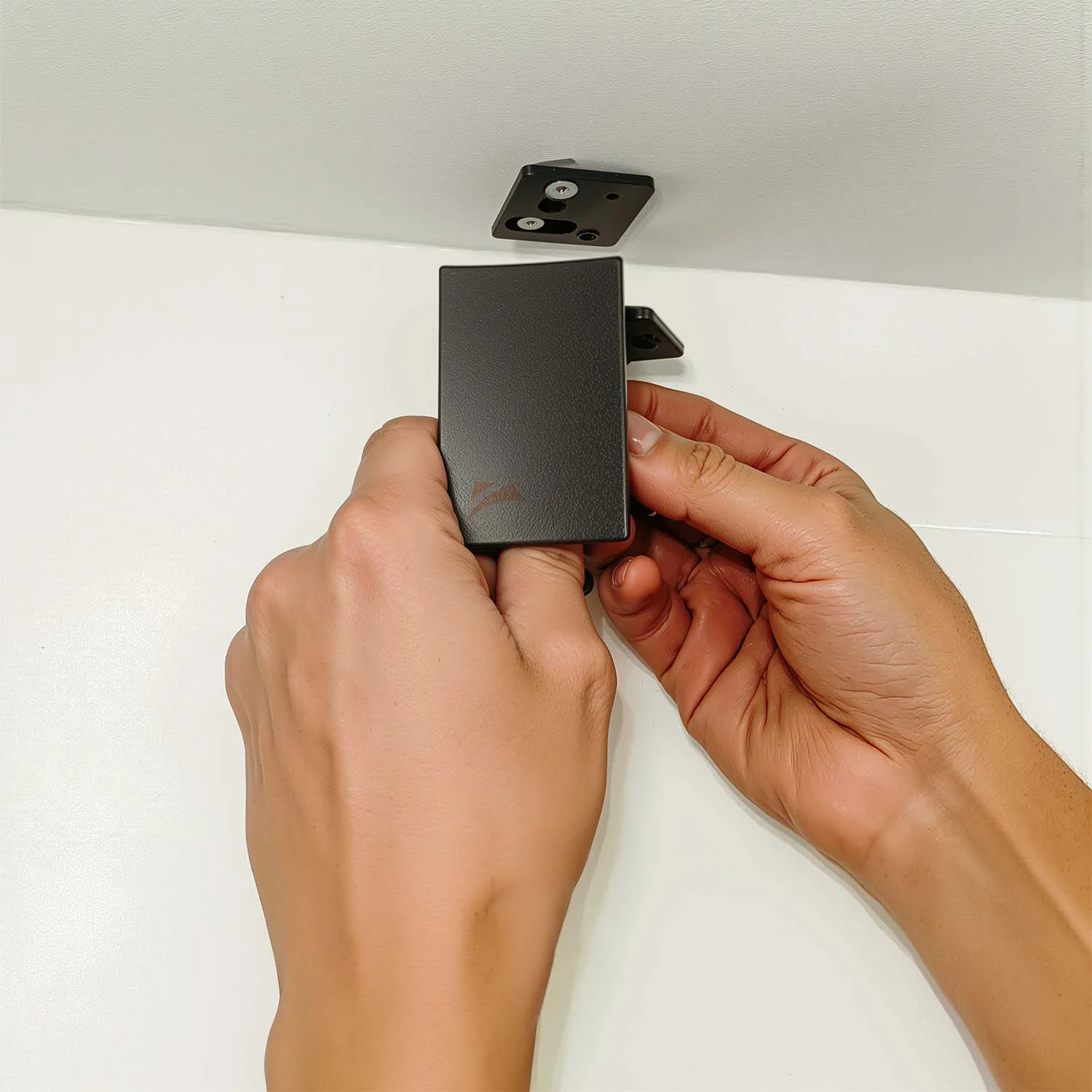 Schema montaggio a soffitto - vista laterale